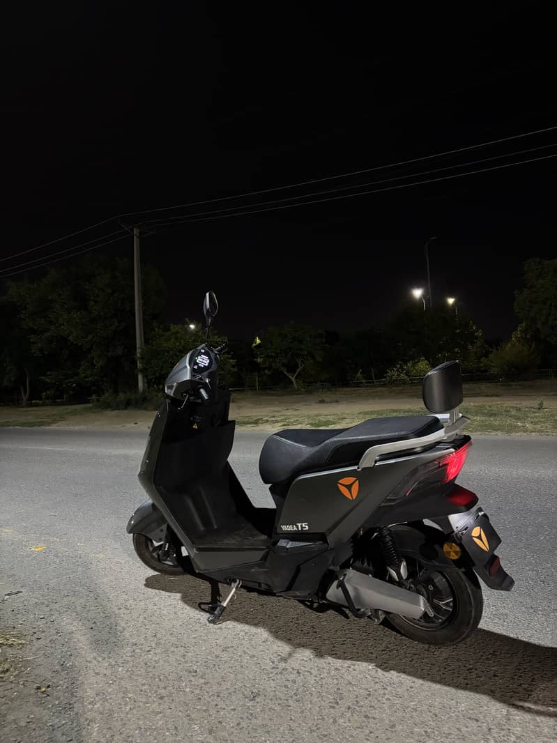 Yadea T5 0