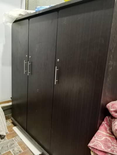 3 door suiting wardrobe in wooden