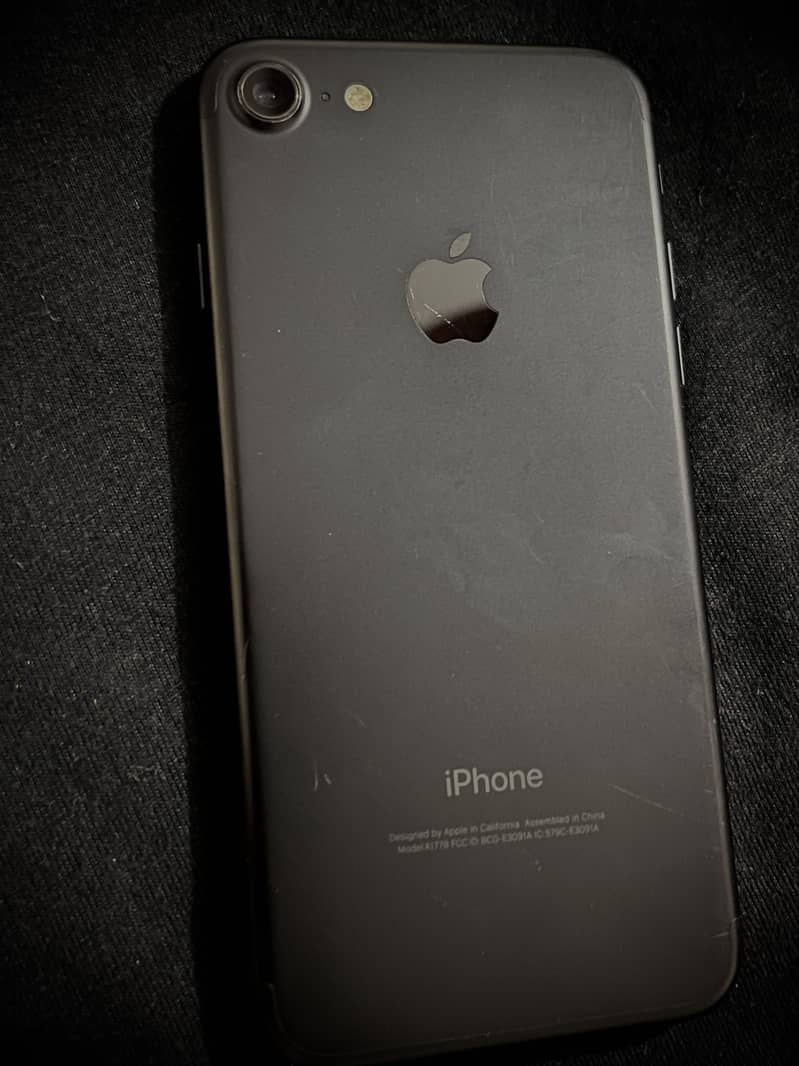 Apple iPhone 7 2