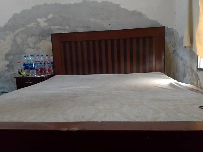 1 king bed 1