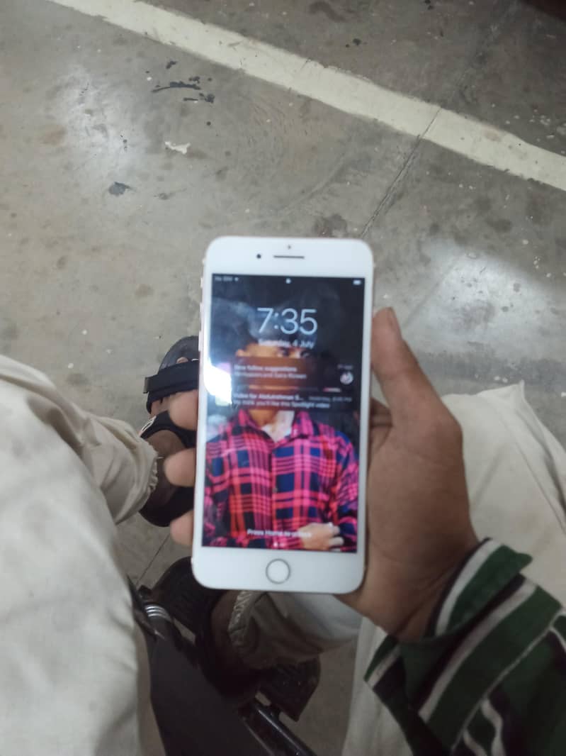Apple iPhone 7 Plus 3