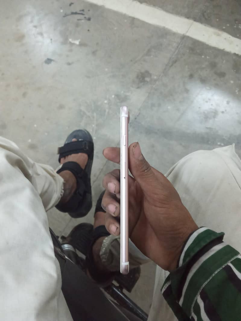 Apple iPhone 7 Plus 4