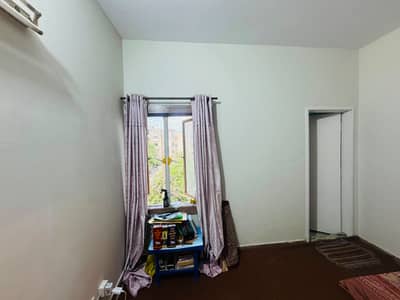 G11/3 ROOM FOR RENT FULLY FURNISHED OUT CLASS LOCTION
