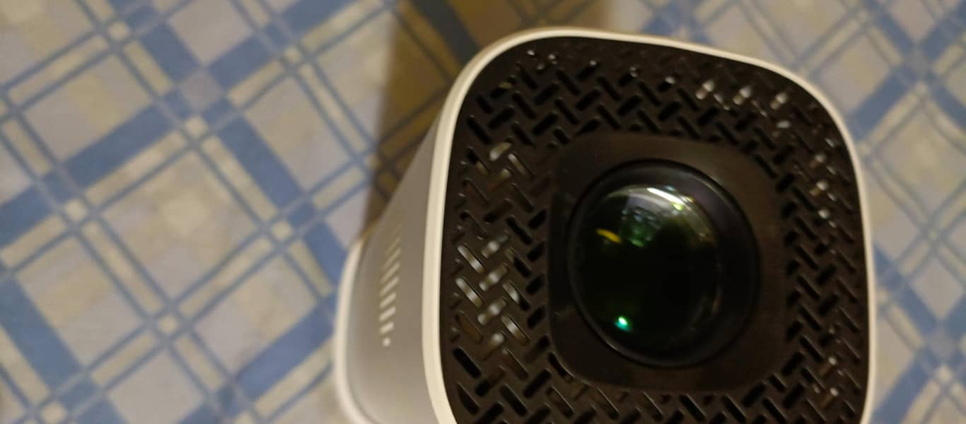 portable projector 9