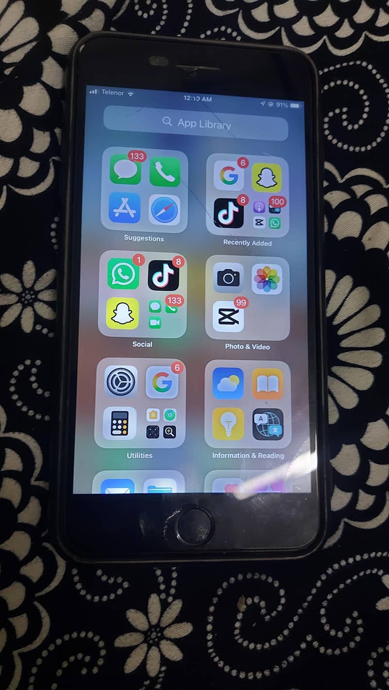 Apple iPhone 7 Plus 0