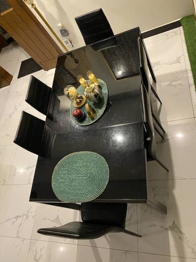 interwood dining table