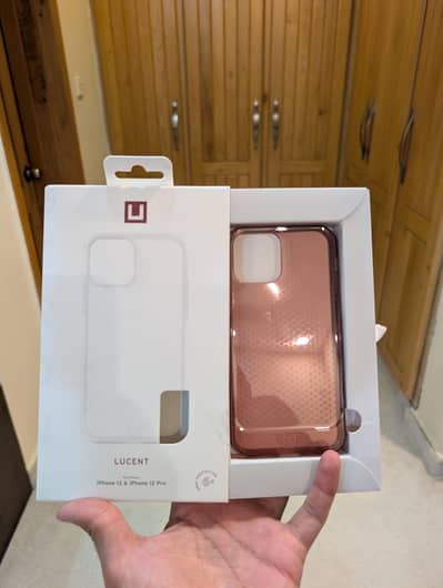 iPhone 12 Pro Urban Armor Gear Lucent Case