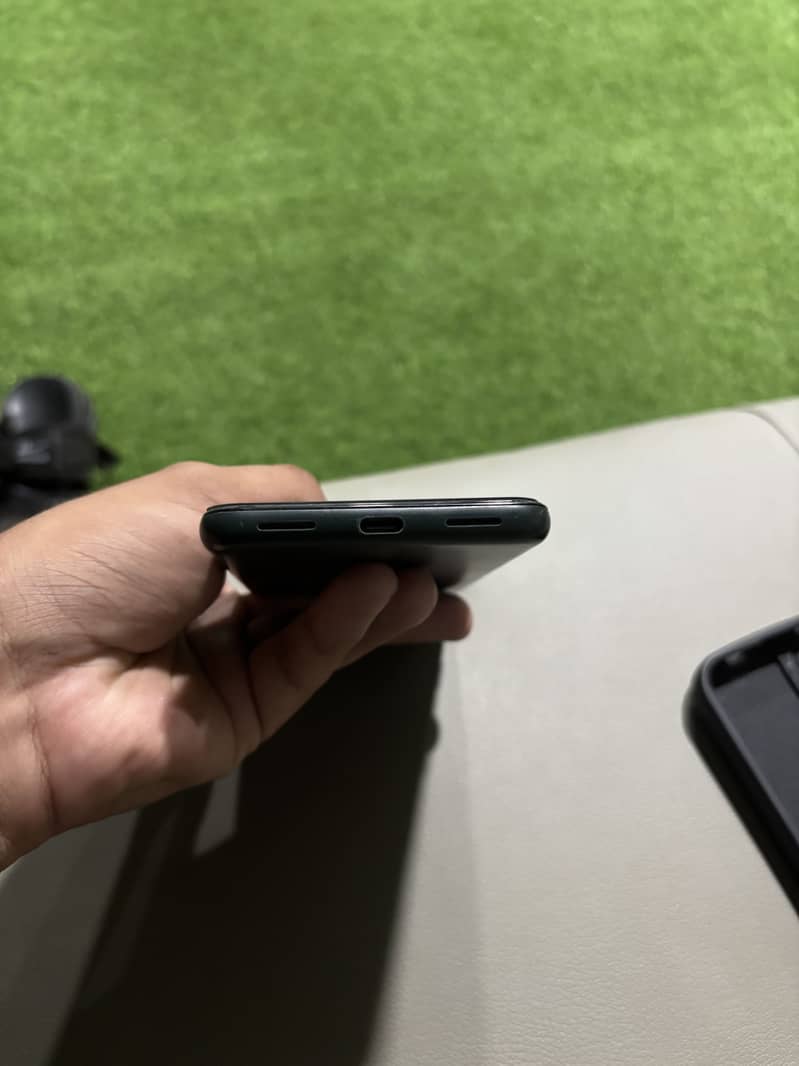 Google Pixel 5a 3
