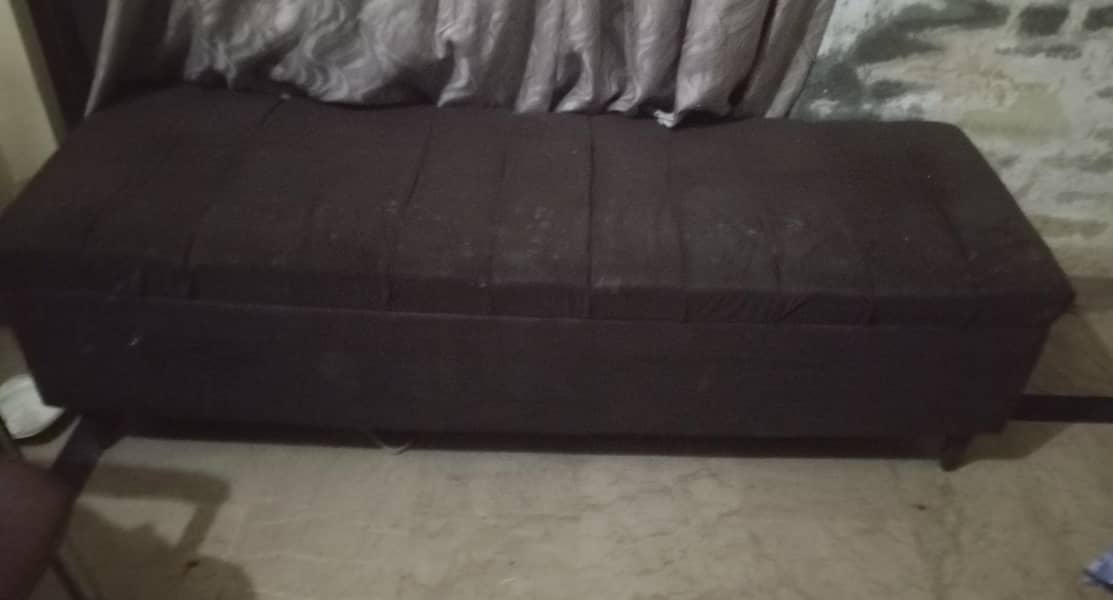Show case / Sofa / Table 3