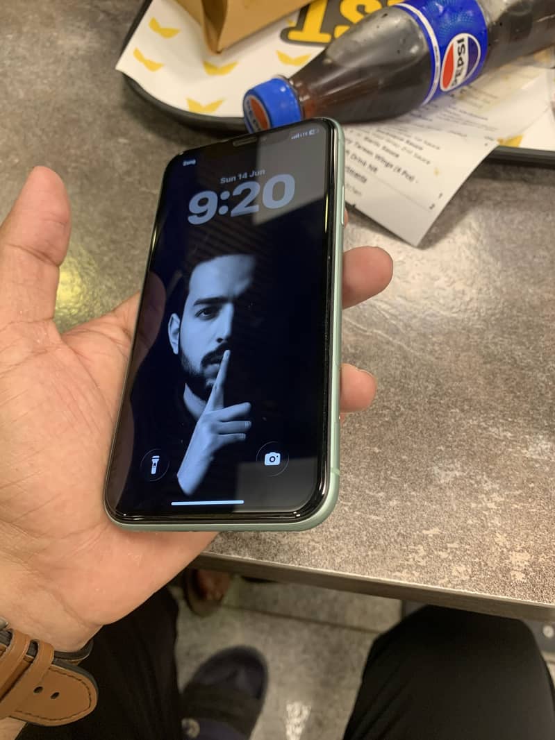 Apple iPhone 11 0