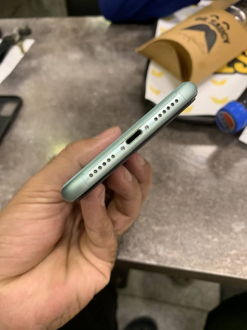 Apple iPhone 11 2