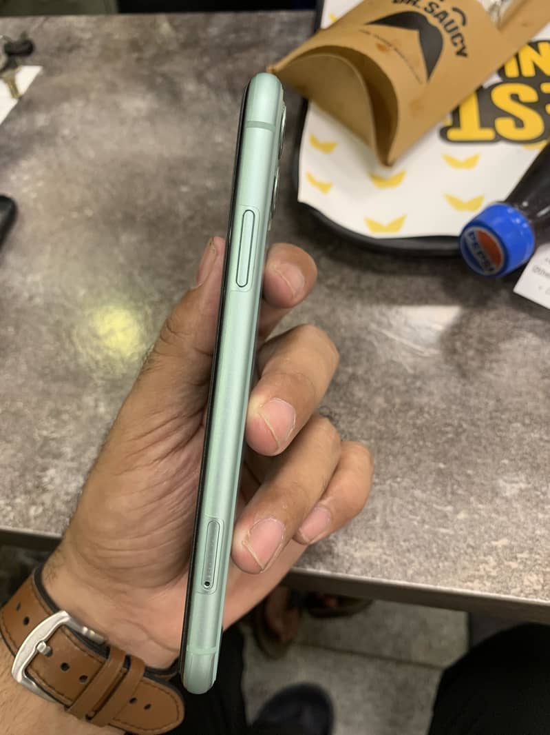 Apple iPhone 11 5