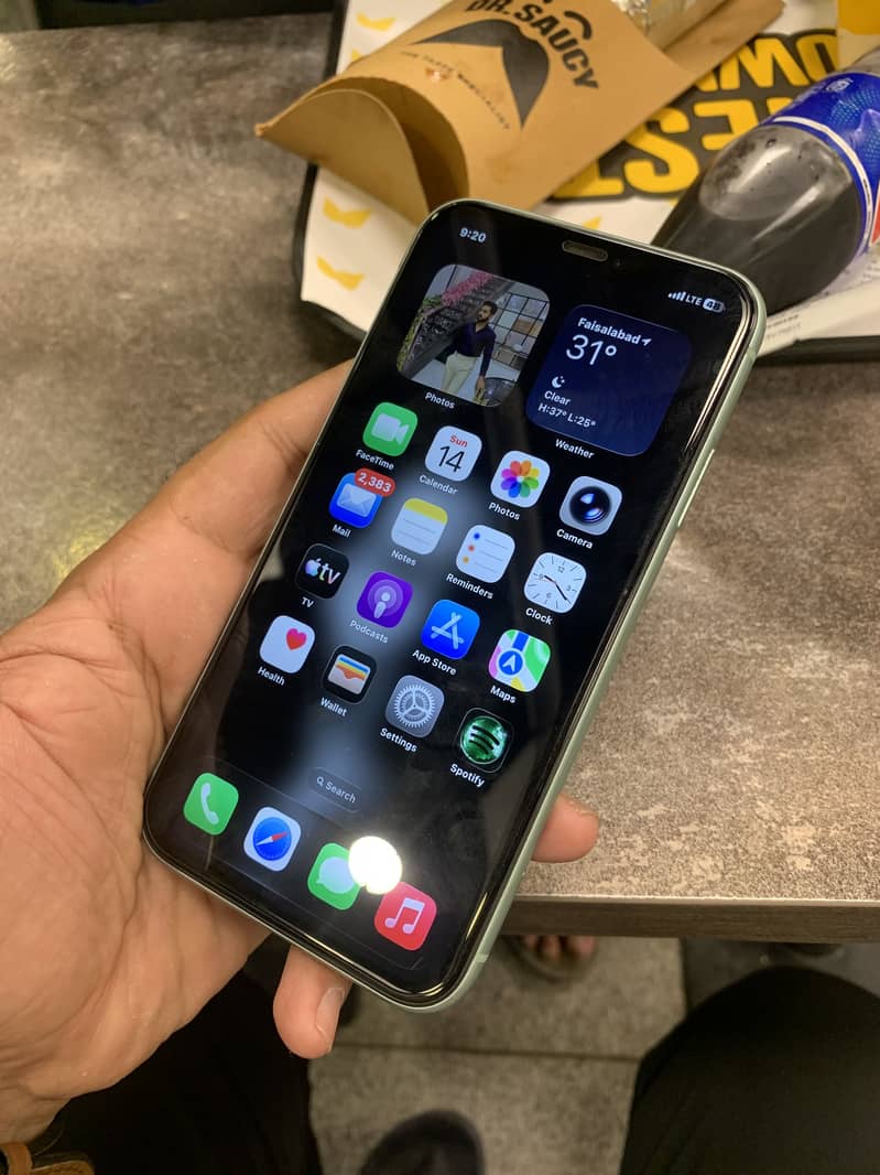 Apple iPhone 11 7