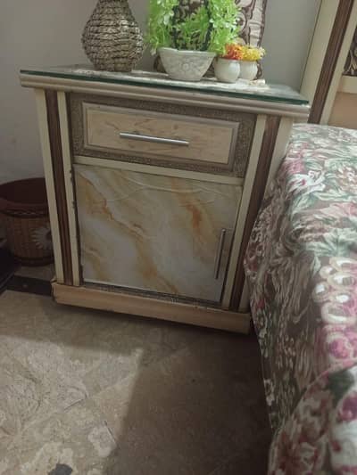 We will sell bed dressing and sitables without metress