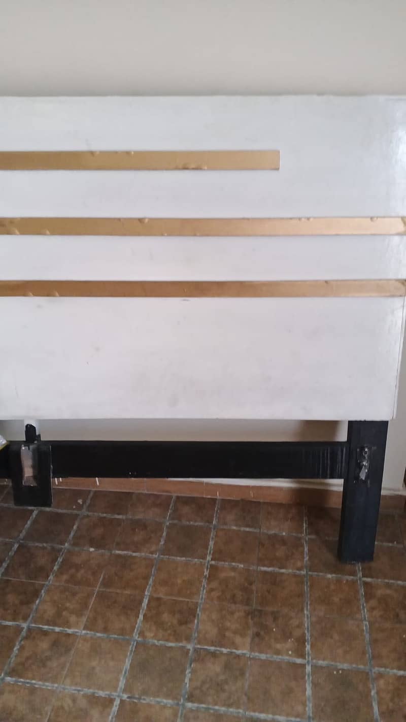 Bed king size 1