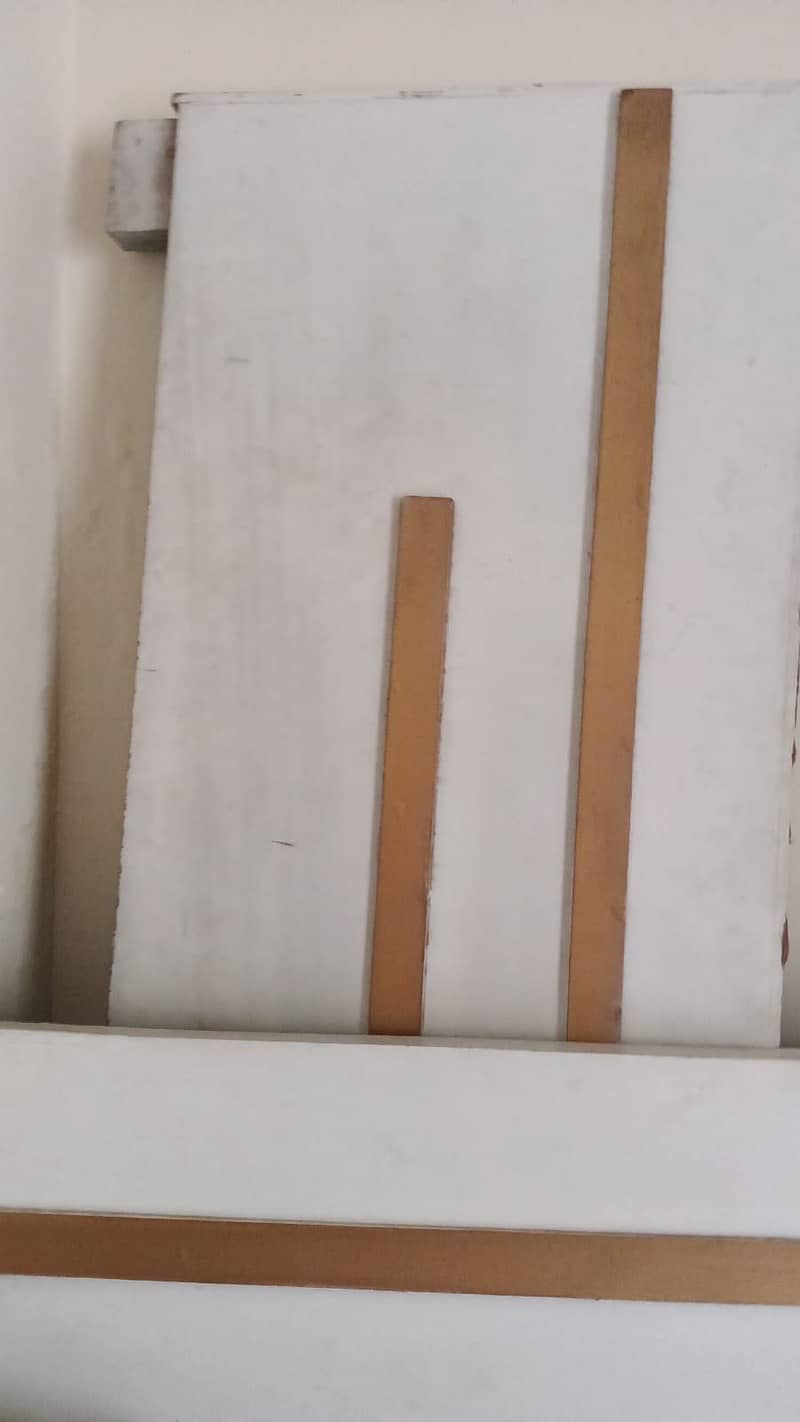 Bed king size 2