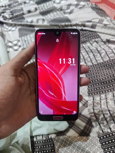 Sharp Aquos R2