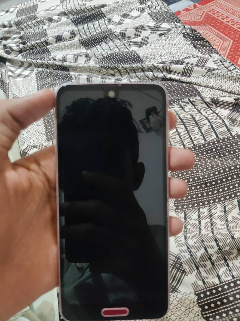 Sharp Aquos R2 4