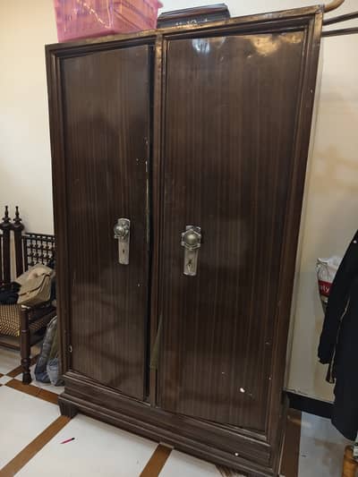 2 strong iron cupboards for sales in Gulshan abad