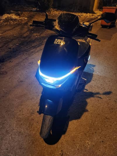 high speed electric scooty lithium battery