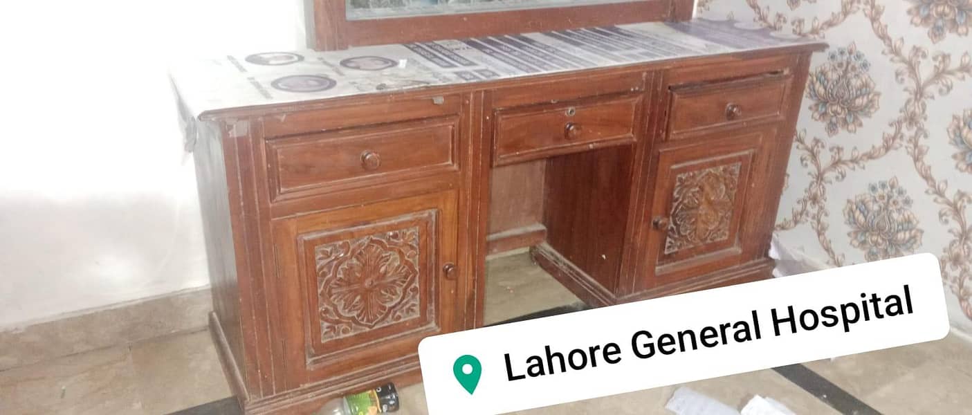 ۔۔۔۔۔۔ ۔     ڈریسنگ ٹیبل 2