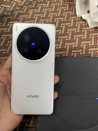 Vivo X200 Ultra