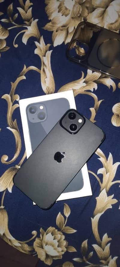 Apple iPhone 13