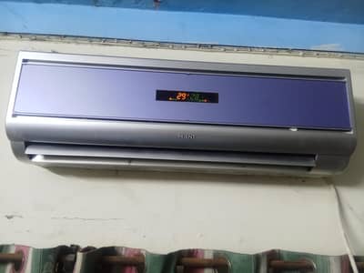 orient 1,5 ton split ac in exielant condition no trepair