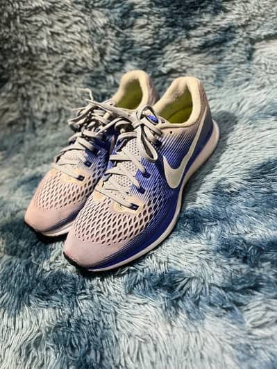 Original nike premium shoe with 10 by 10 condition size 9uk