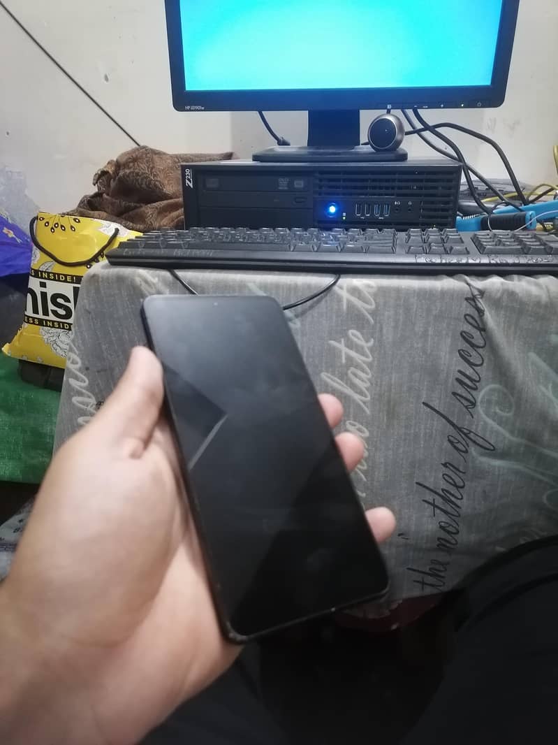 Sharp Aquos R7 exchange with OnePlus 7t or iphone 11 1