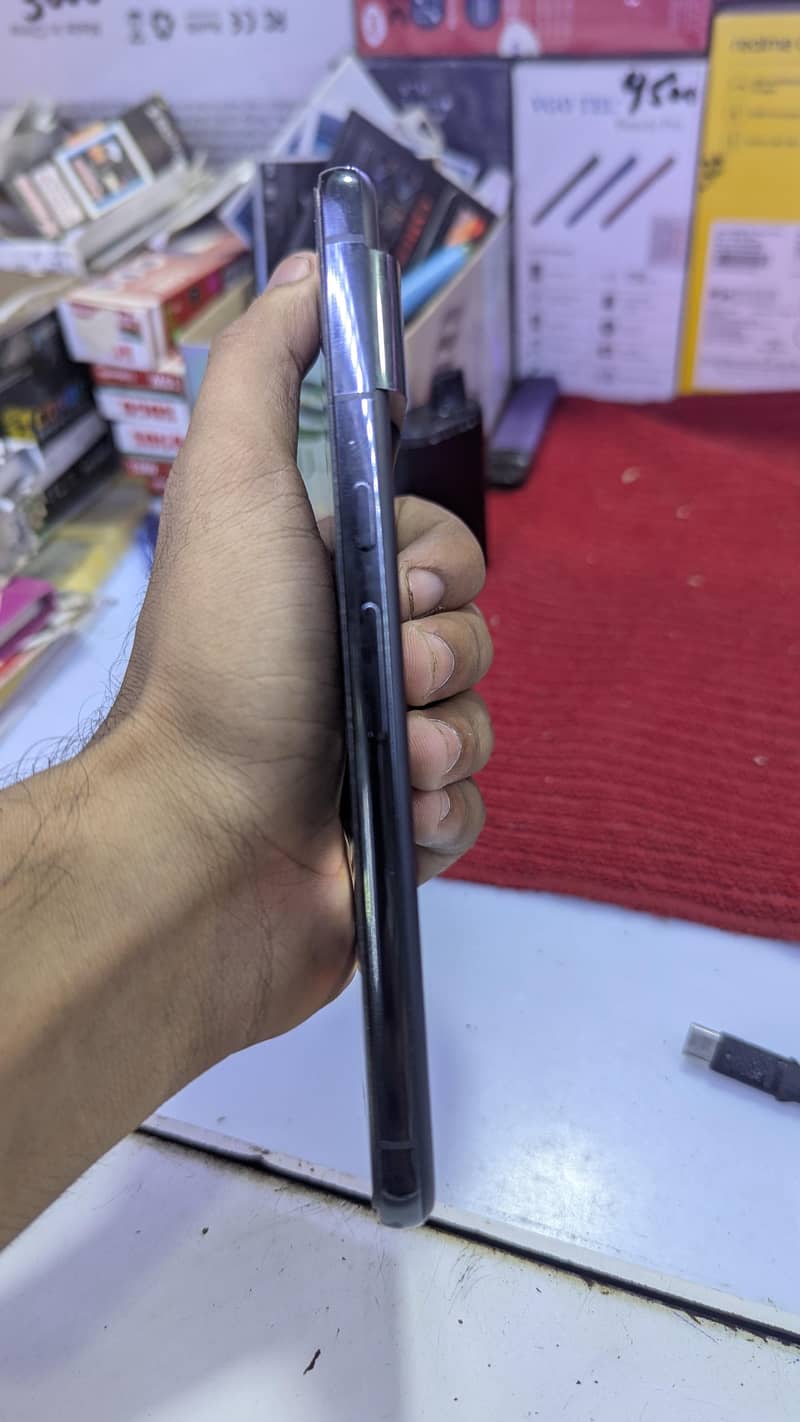Google Pixel 8 Pro 2