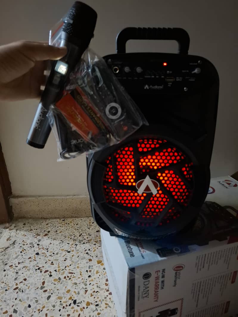 Audionic New Speaker + Wireless Mic 1