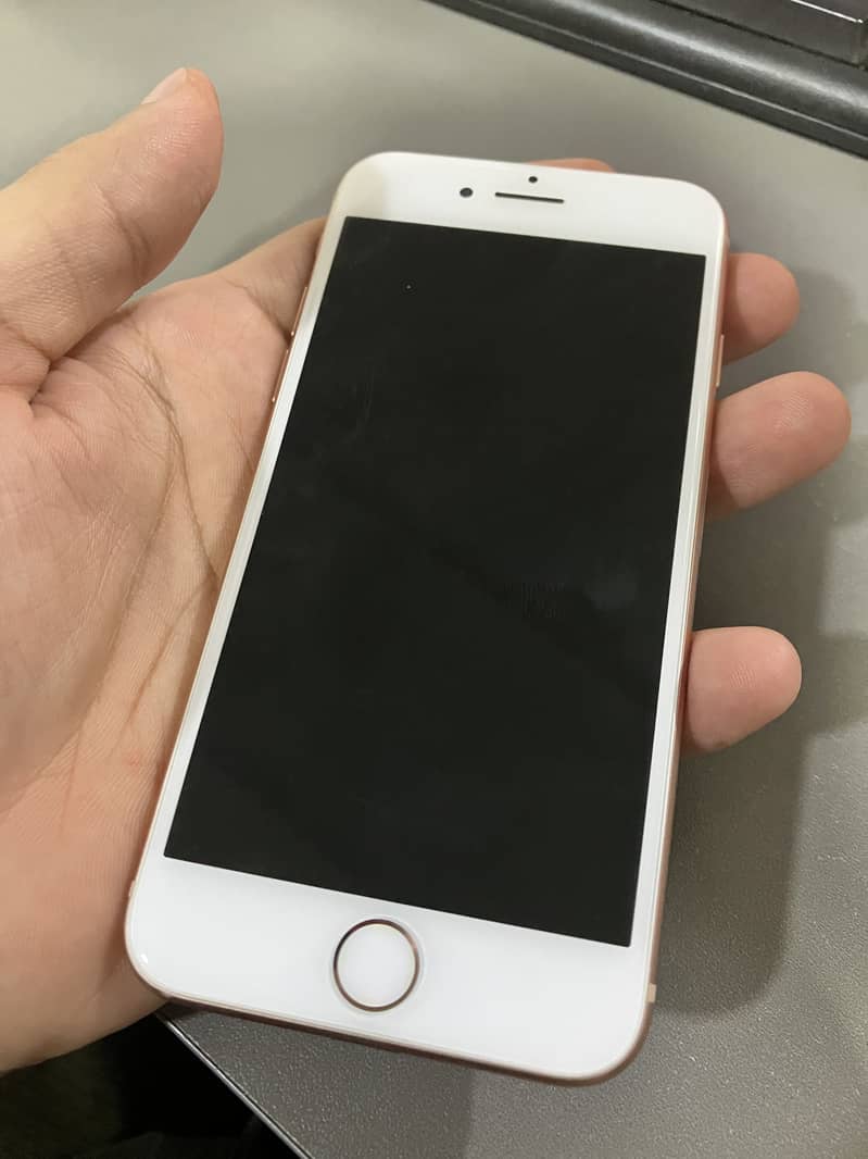 Apple iPhone 8 1