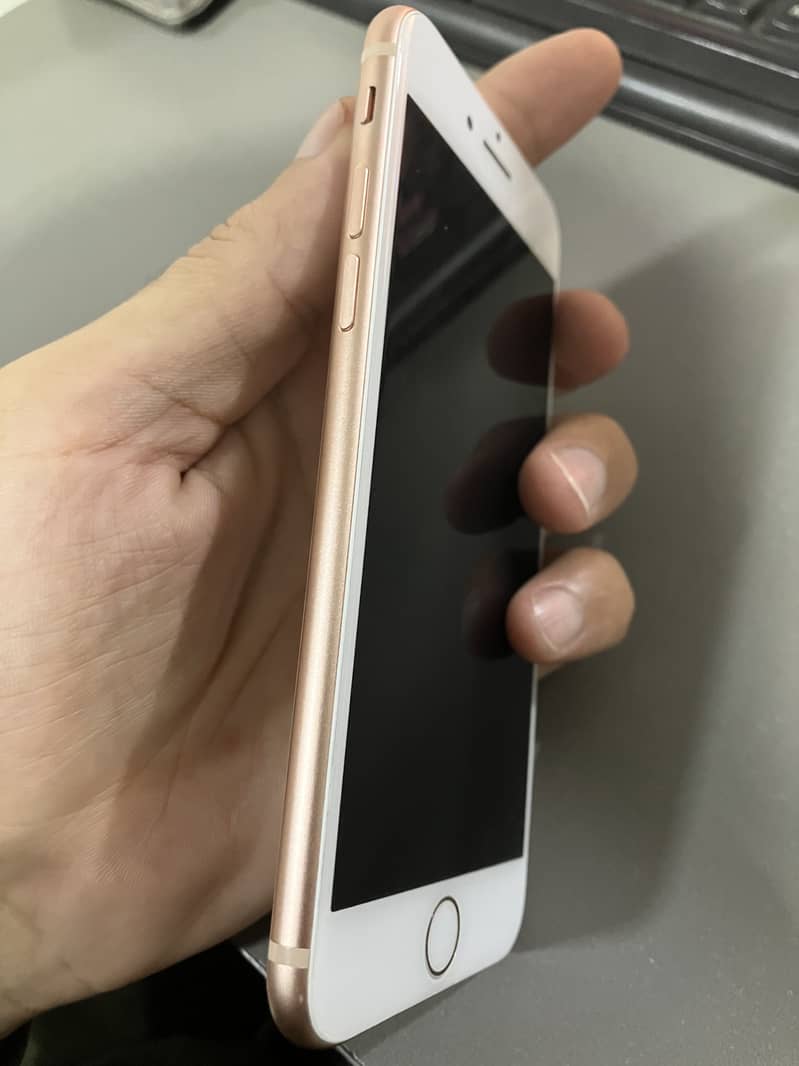 Apple iPhone 8 3