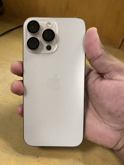 Apple iPhone 16 Pro Max jv