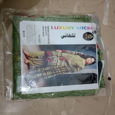 sell sell 3 pease suit ha lawn ma full stock ha kapra Bhi Acha ha