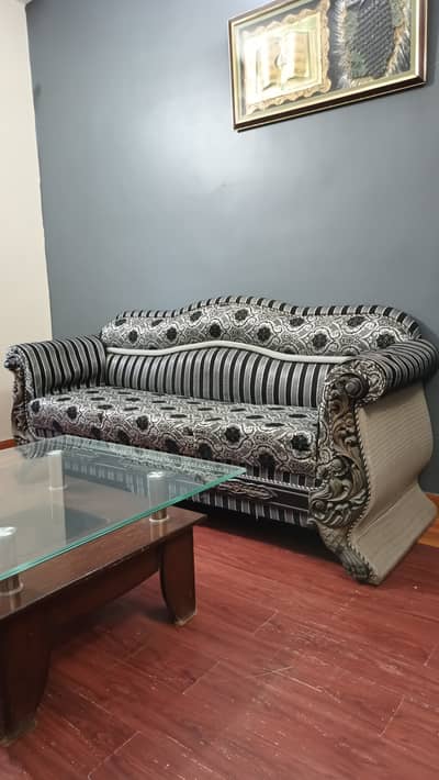 5 Seater Sofa Set with Center Table For Sale