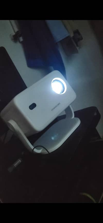 L018 android projector