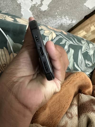 Apple iPhone 16 Pro
