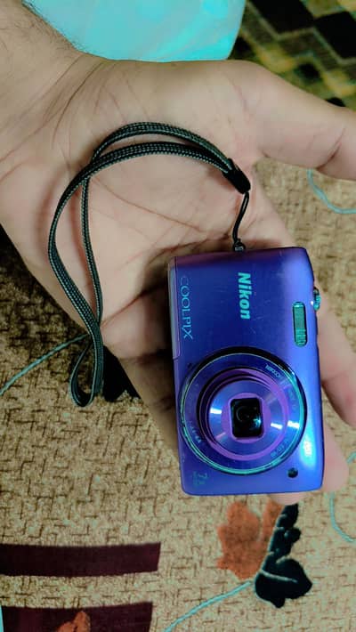 URGENT SELL NOW NIKON CAMERA