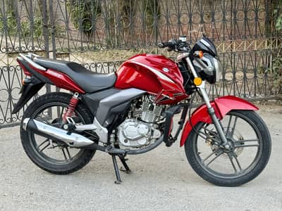 Suzuki GSX-125 2023 model 10/10 condition like new only 11000kms