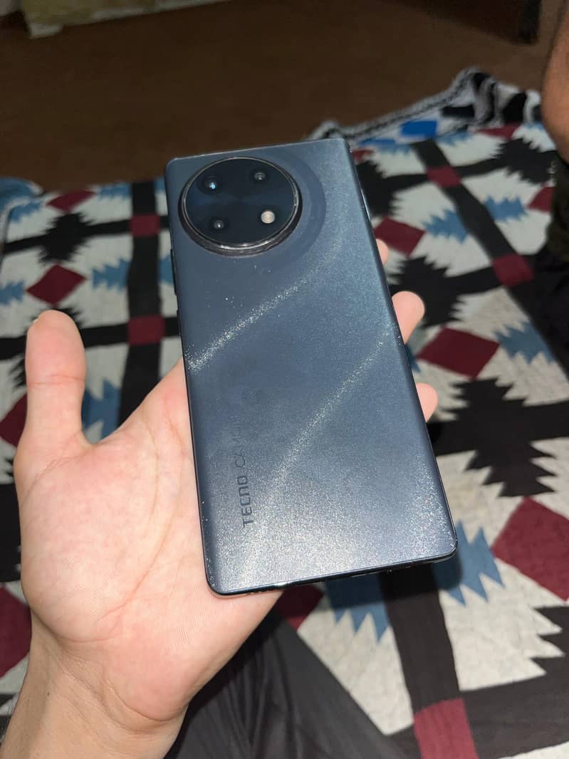 Tecno CAMON 30S 7