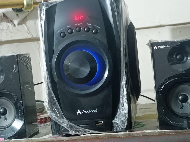 Audionic mega 40 speaker 1