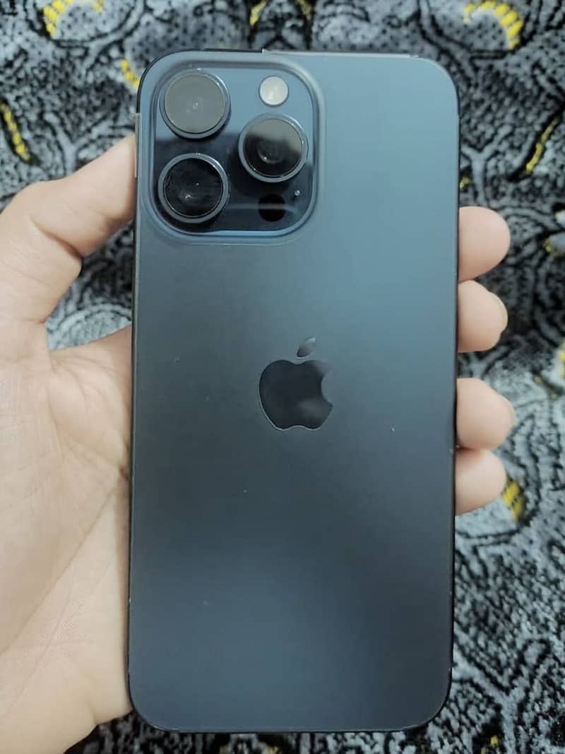 iPhone 15 Pro Max 0