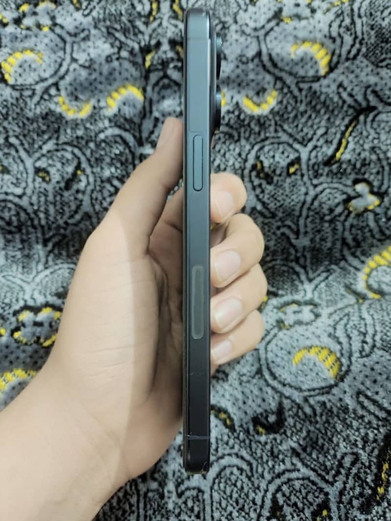 iPhone 15 Pro Max 1