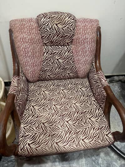 5 Seater Sofa Set (3+1+1) – Good Condition