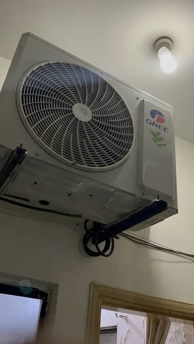 Gree Ac 2025 model 1.5 tan condition 8.5/10
