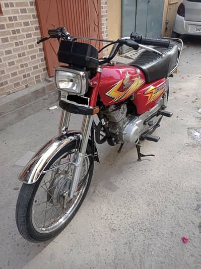 Honda 125 in Brand New condition