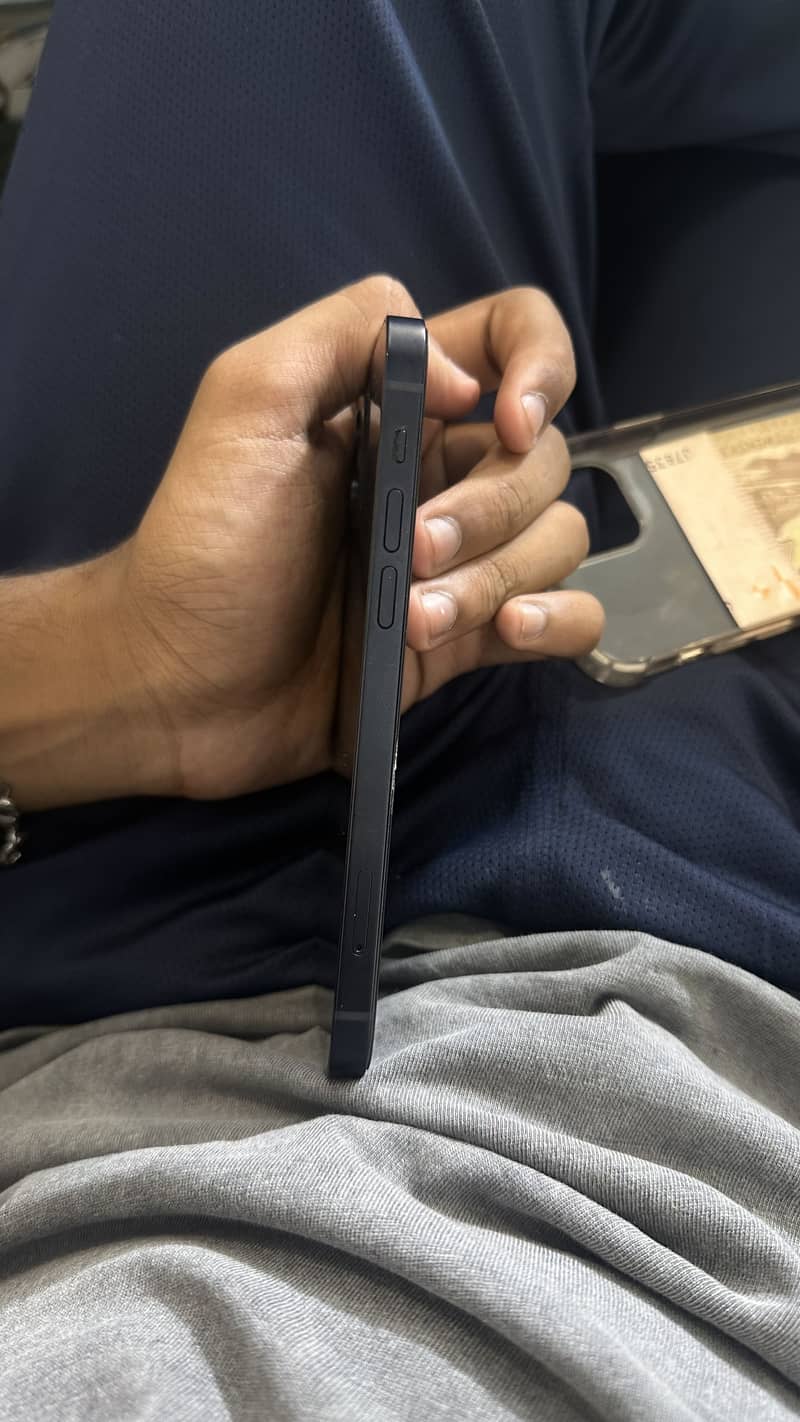 Apple iPhone 12 1