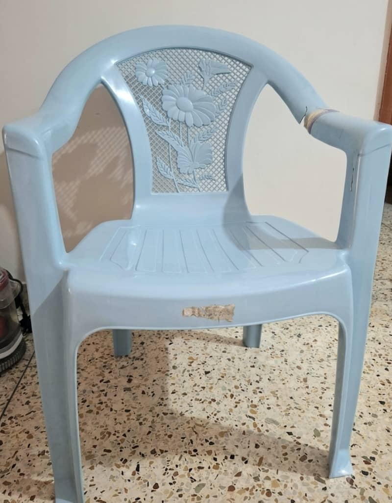 Plastic Chair (Fully Usable) 0